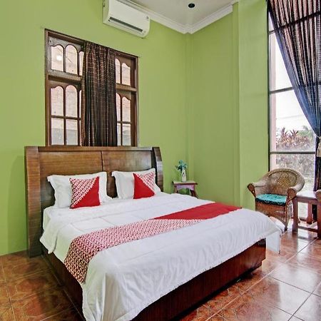Oyo 92551 Netra Hotel Ujunbatu Ngoại thất bức ảnh