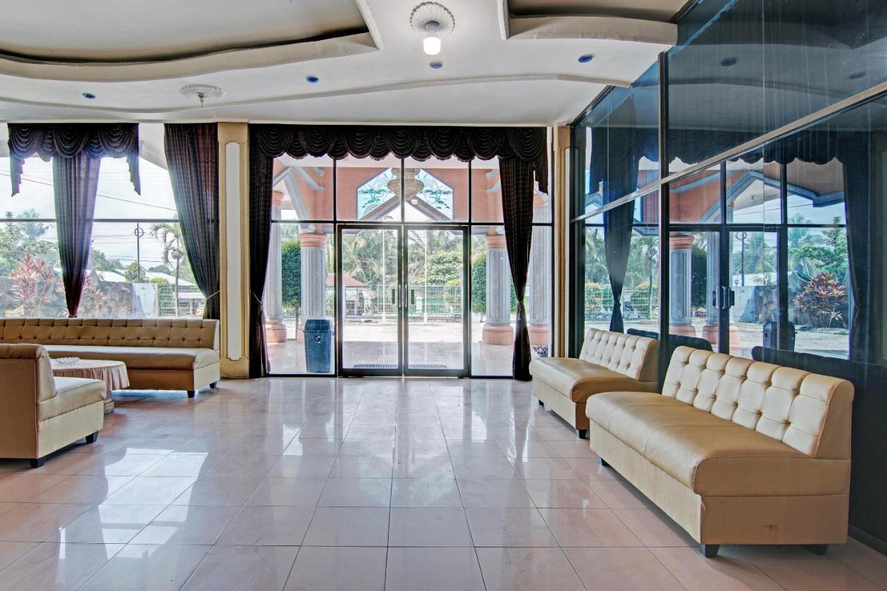 Oyo 92551 Netra Hotel Ujunbatu Ngoại thất bức ảnh