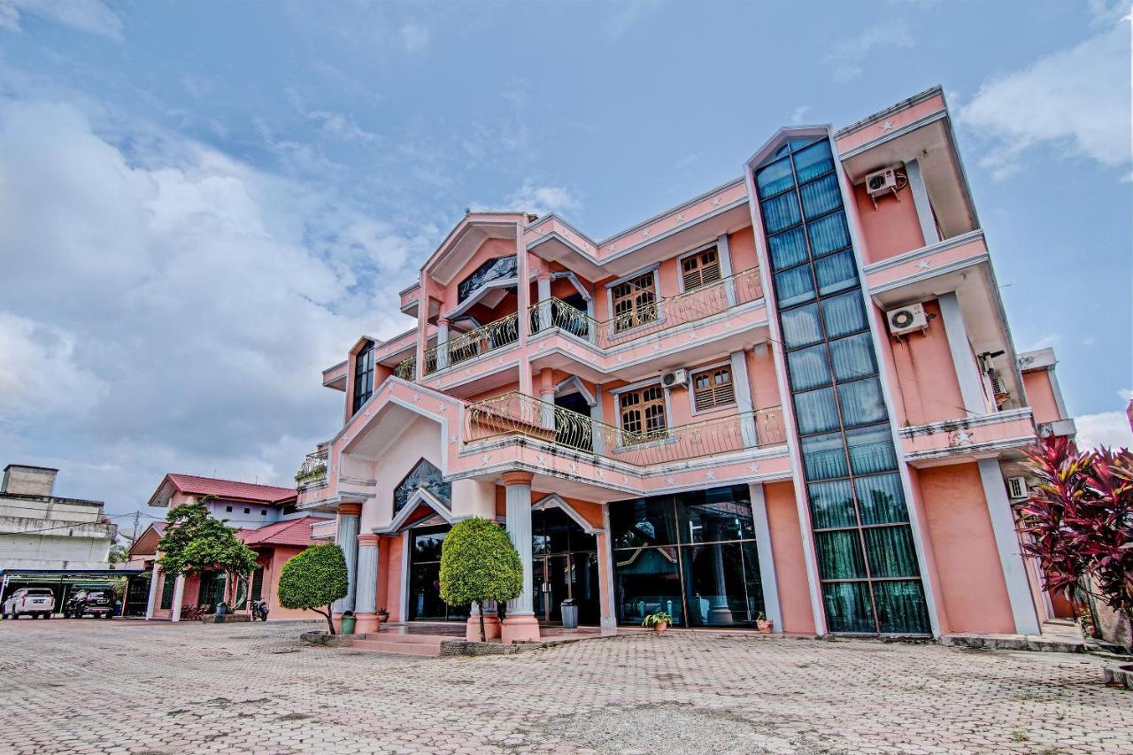 Oyo 92551 Netra Hotel Ujunbatu Ngoại thất bức ảnh