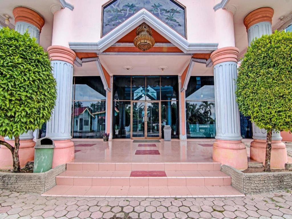 Oyo 92551 Netra Hotel Ujunbatu Ngoại thất bức ảnh